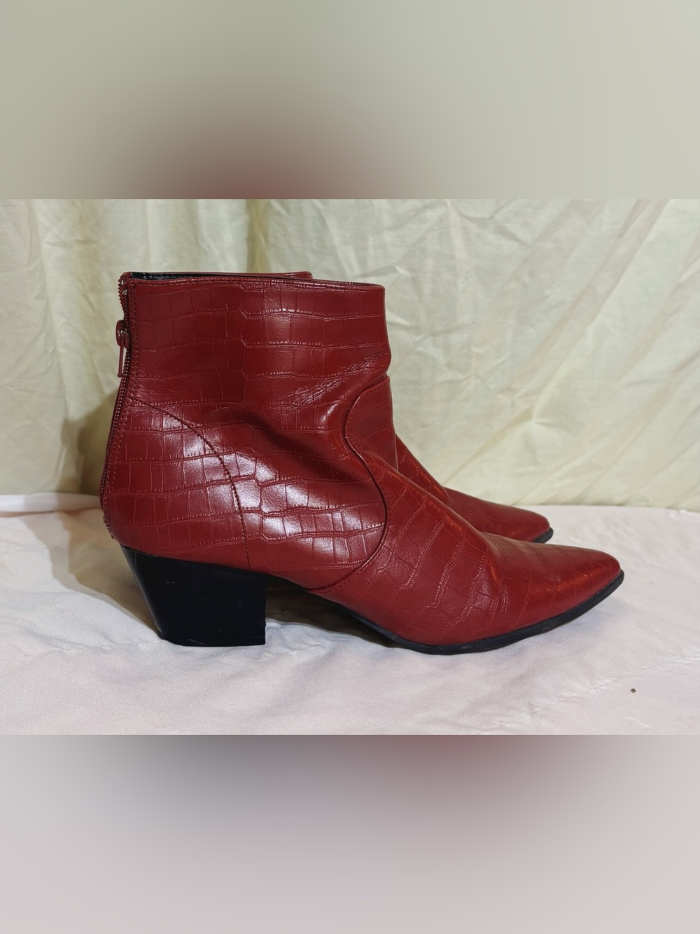 Red Croc-Texture Ankle Boots - Stylish Women's Booties Size 11